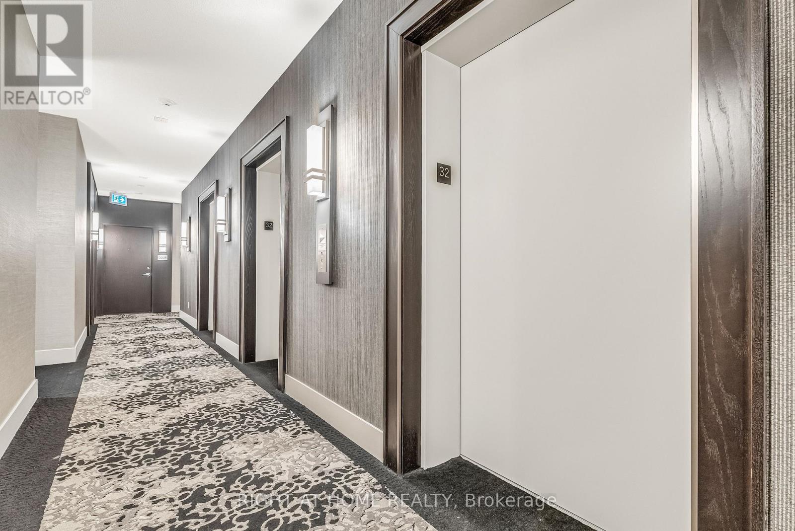#3202 8 YORK STREET - 32