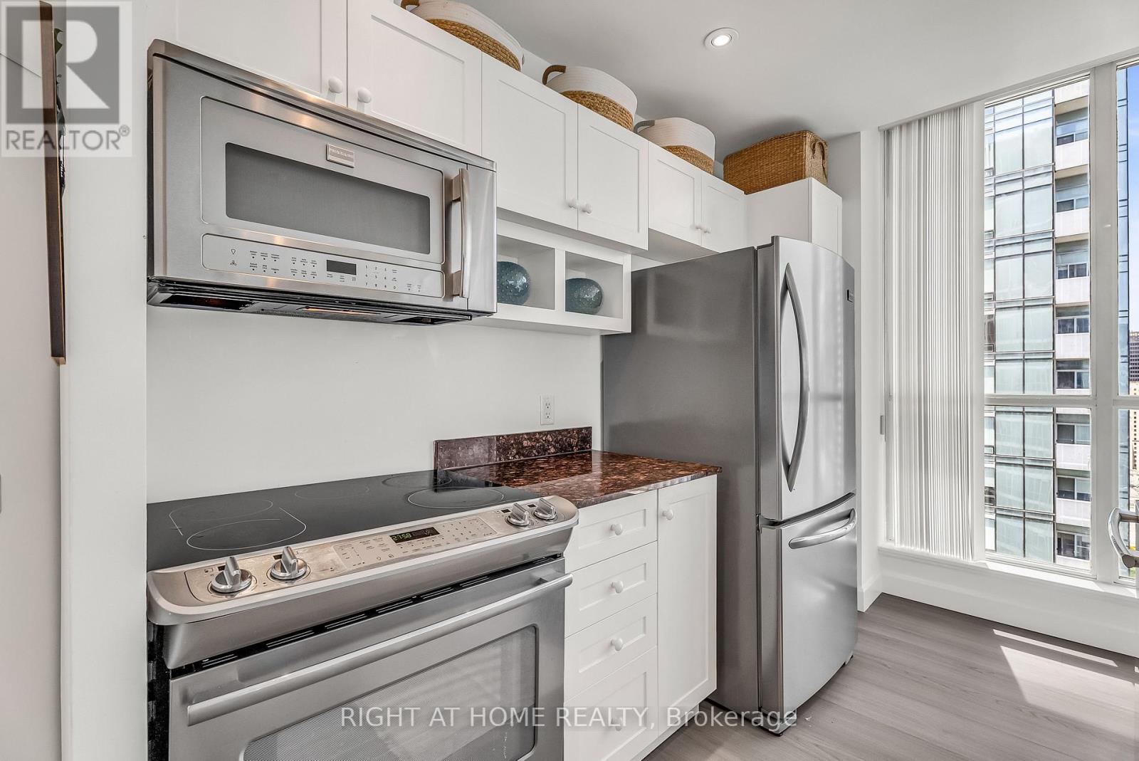 #3202 8 YORK STREET - 9