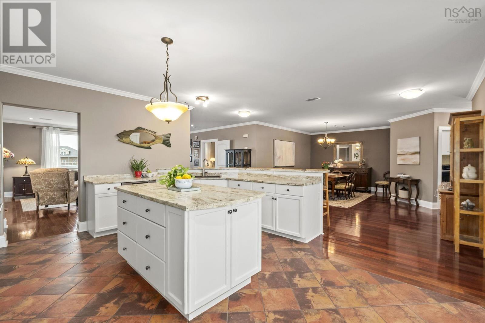 Property 21 of 47 of 302 42 Bigelow Street