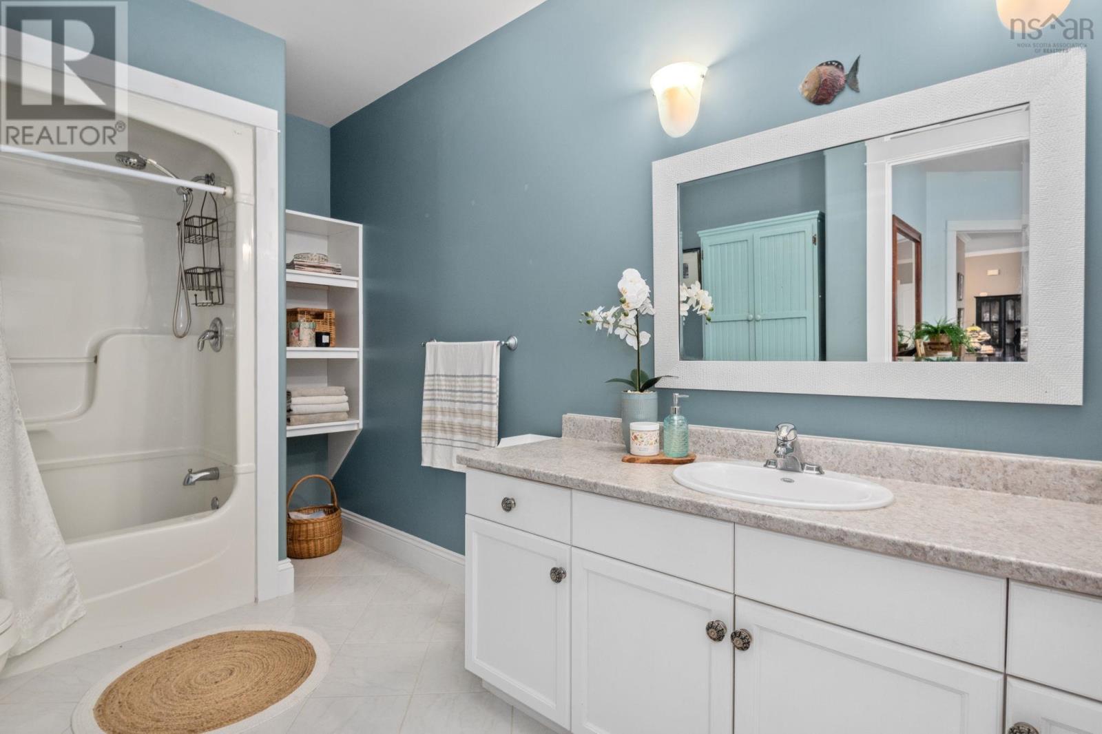 Property 32 of 47 of 302 42 Bigelow Street