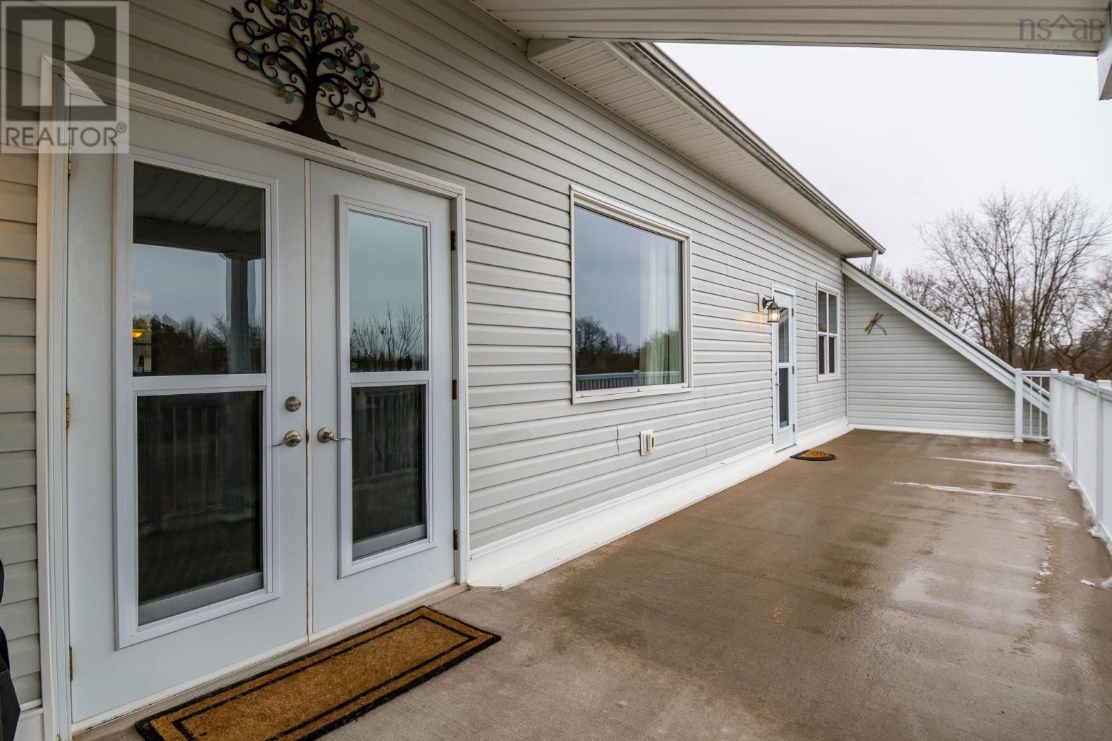 Property 16 of 47 of 302 42 Bigelow Street