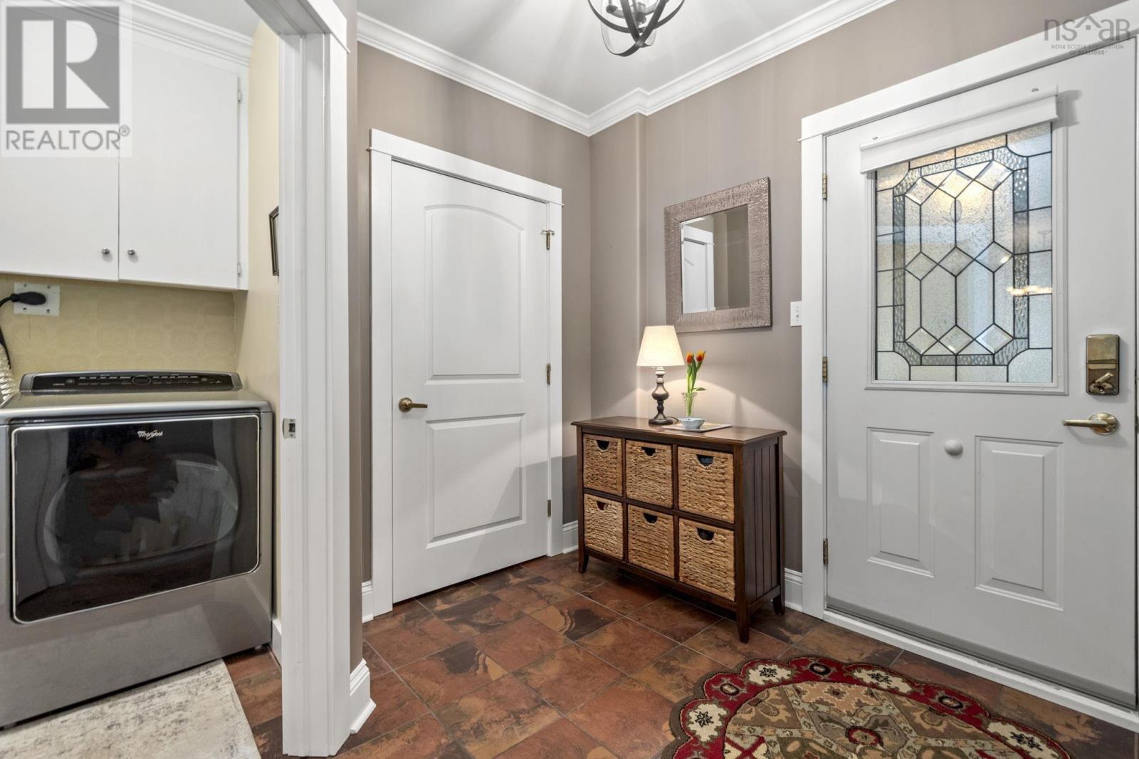 Property 44 of 47 of 302 42 Bigelow Street