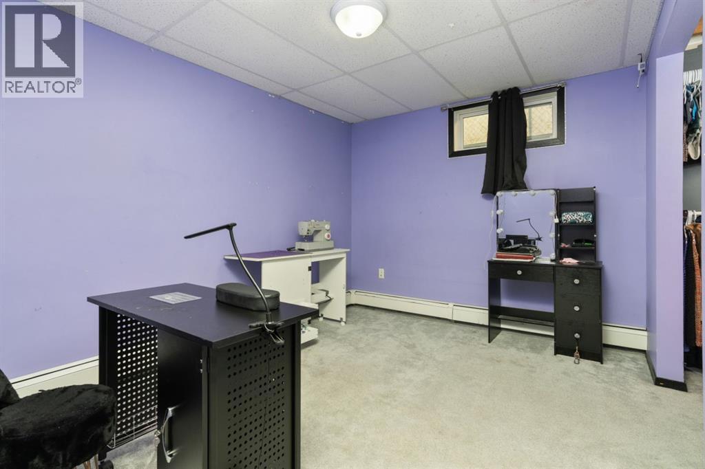 
          6310 43 Avenue
            <br/>
            <span>Camrose</span>
            , 
            <span>AB</span>
             <span>T4V3M8</span>
         - Photo 25