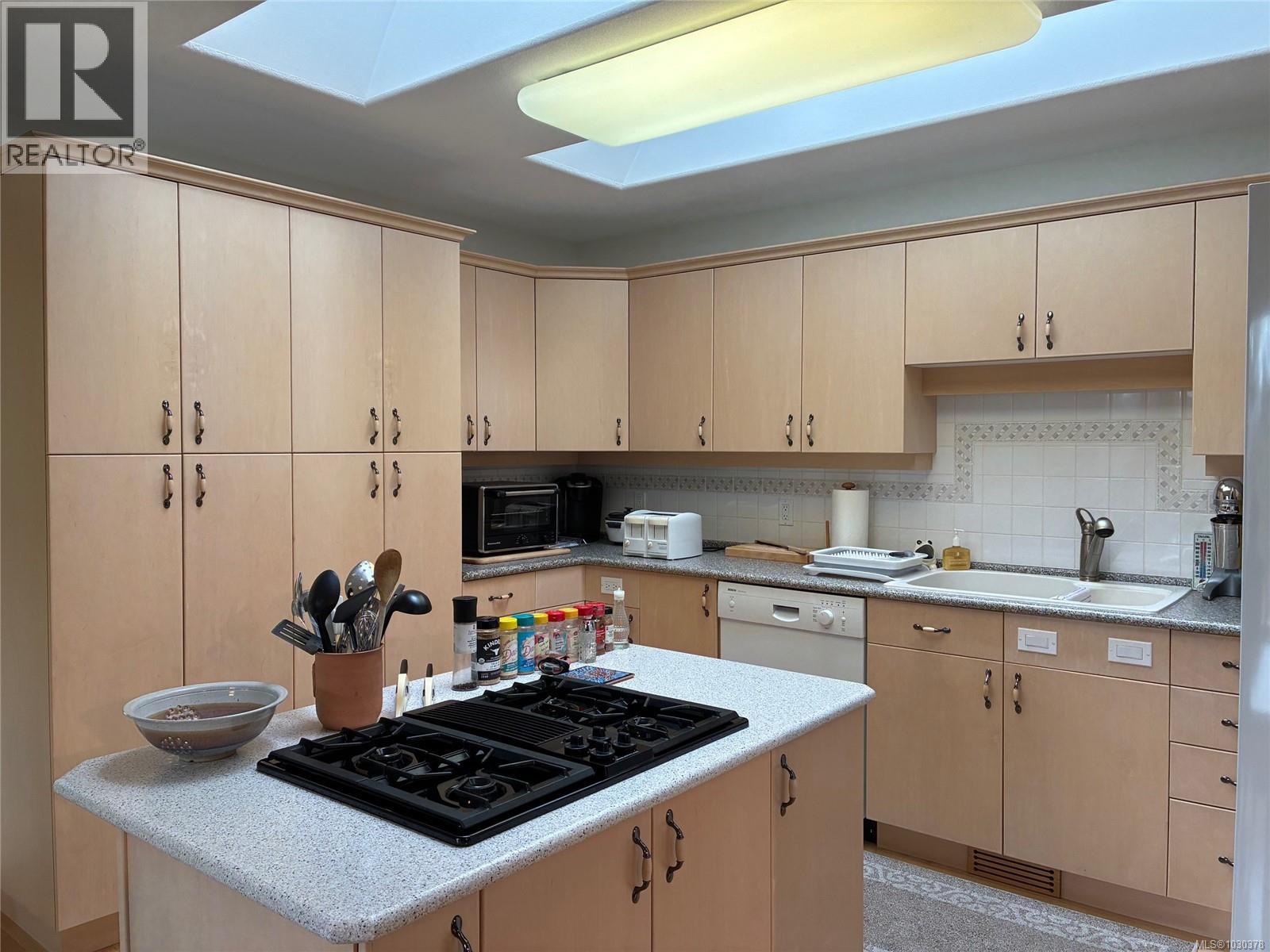 555 HAIDA ST - Image 3