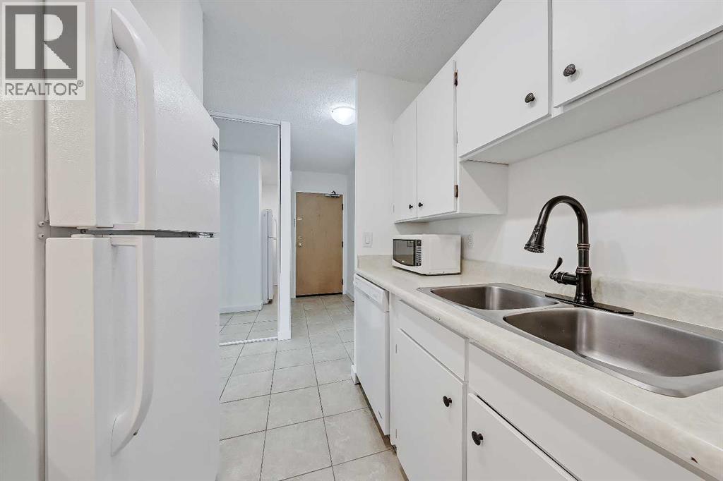 Single Family House for Sale in   Dalton Drive NW Dalhousie Calgary 