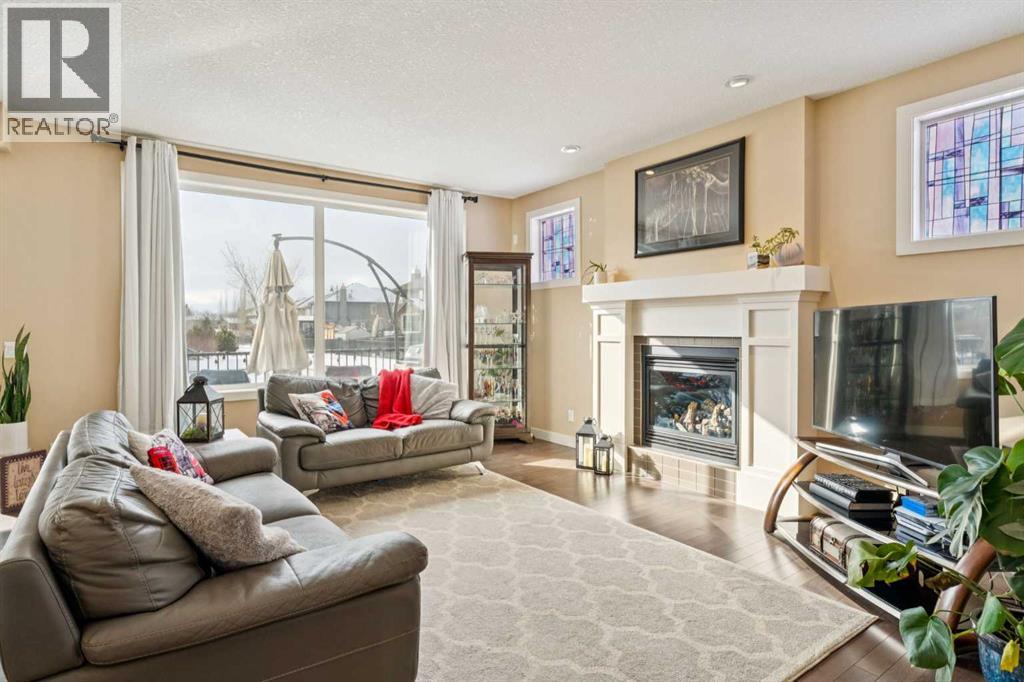 
          33 Quarry Heights Southeast
            <br/>
            <span>Calgary</span>
            , 
            <span>AB</span>
             <span>T2C5H7</span>
        