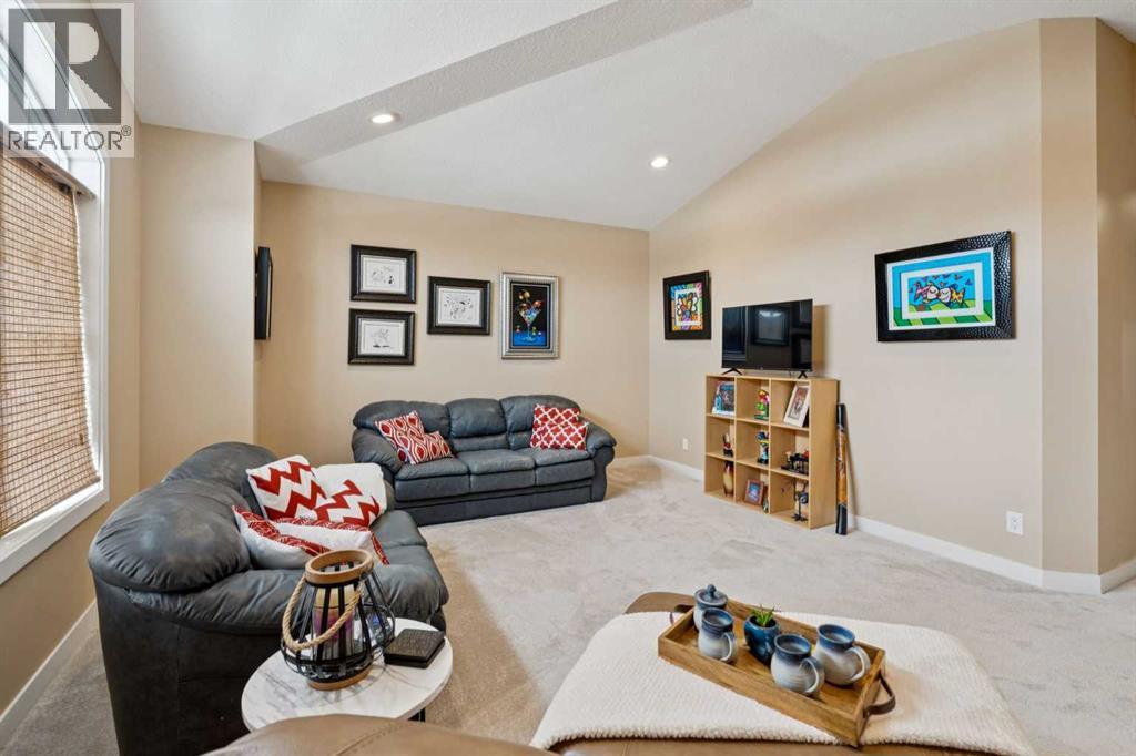 
          33 Quarry Heights Southeast
            <br/>
            <span>Calgary</span>
            , 
            <span>AB</span>
             <span>T2C5H7</span>
         - Photo 27