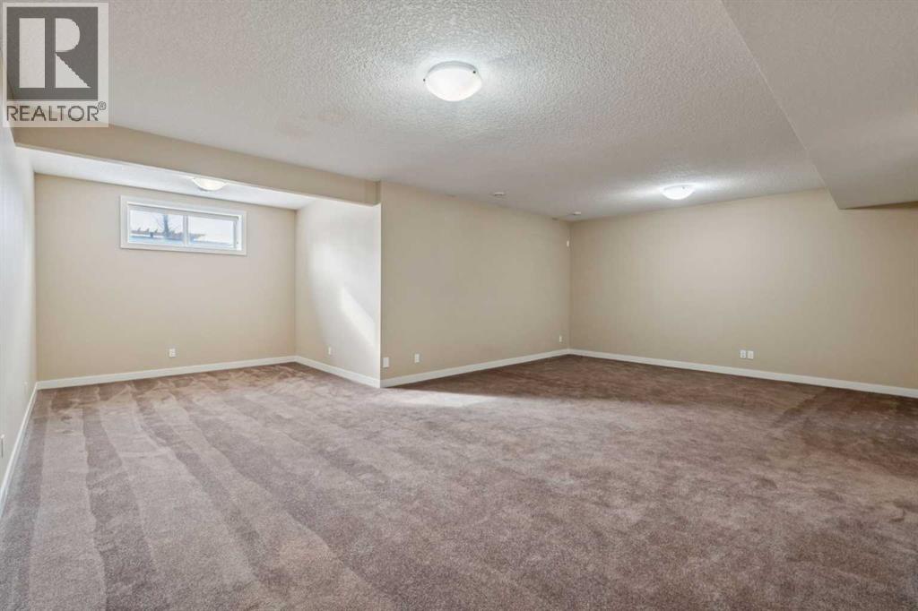 
          33 Quarry Heights Southeast
            <br/>
            <span>Calgary</span>
            , 
            <span>AB</span>
             <span>T2C5H7</span>
         - Photo 31