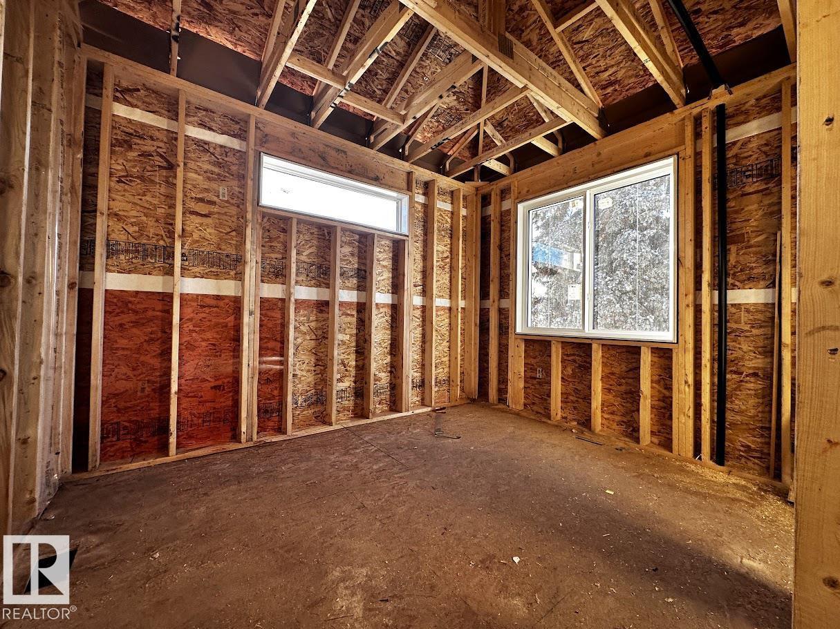 10627 149 ST NW - 14