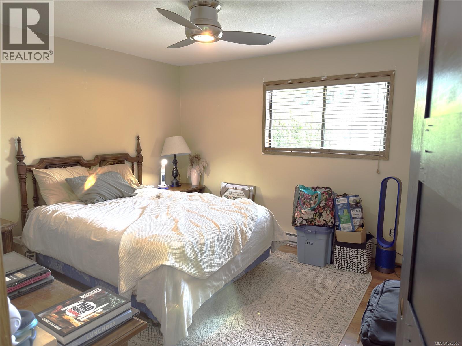 693 WEDGEWOOD CRES - 6