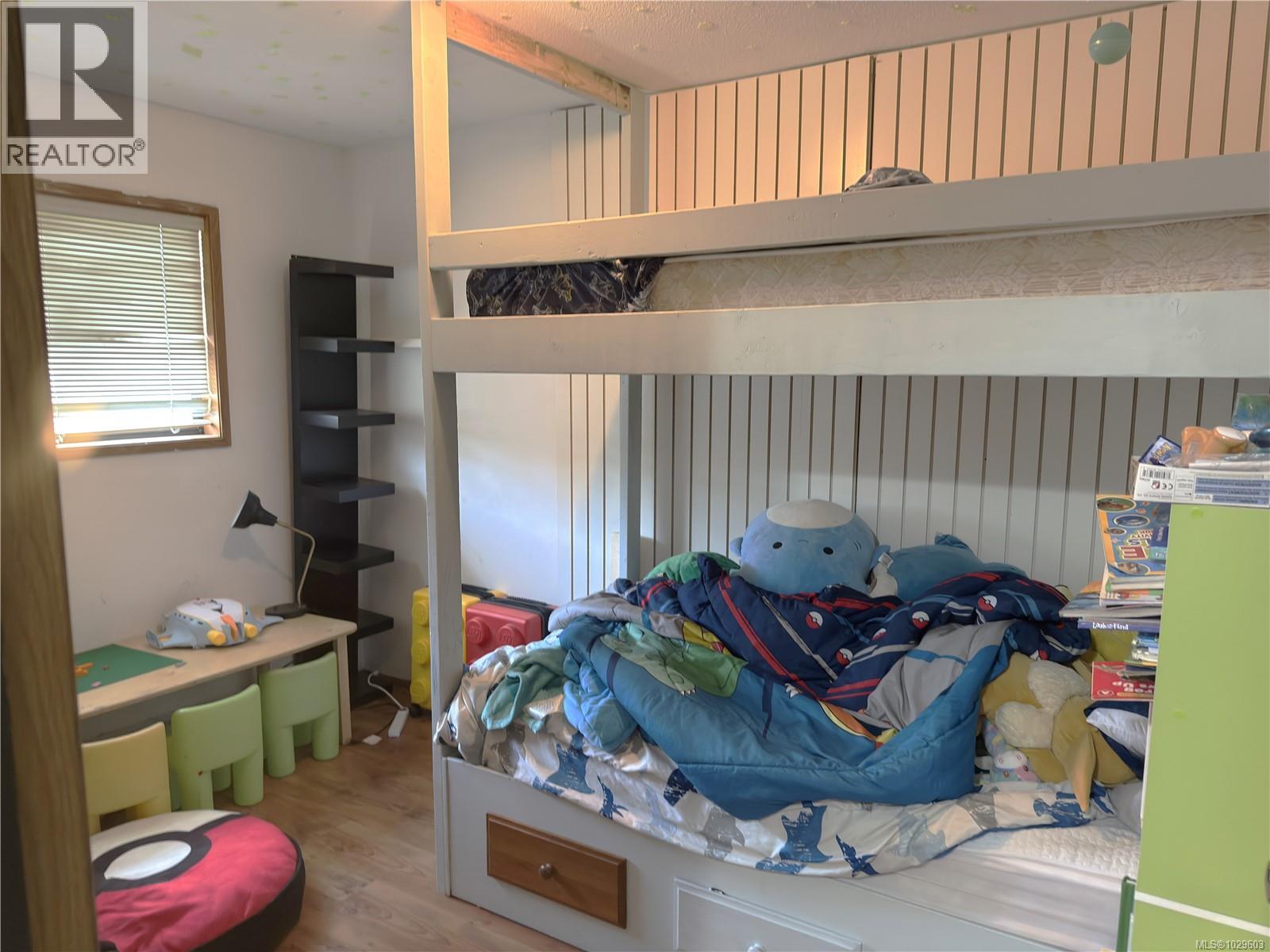 693 WEDGEWOOD CRES - 7