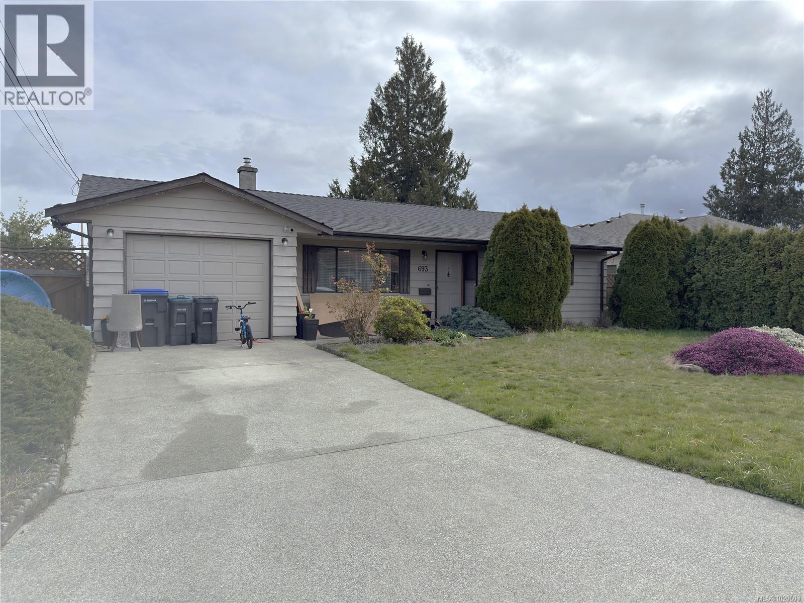 693 WEDGEWOOD CRES - 11