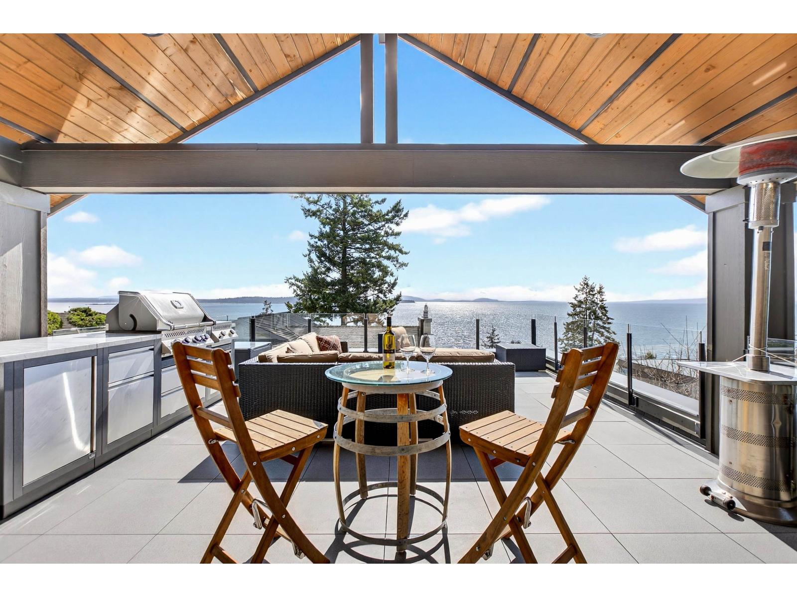 1279 EVERALL STREET, White Rock