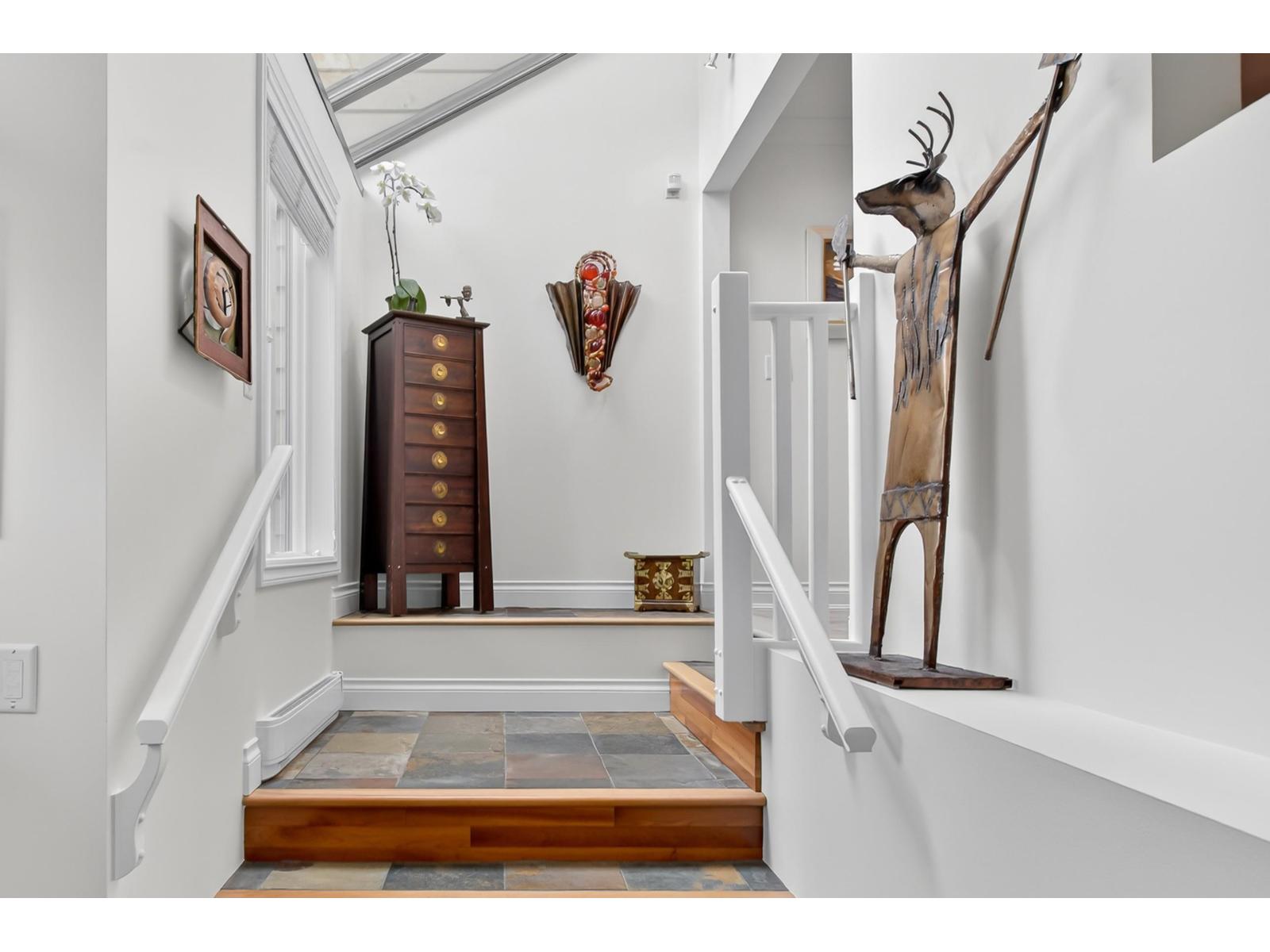 1279 EVERALL STREET, White Rock