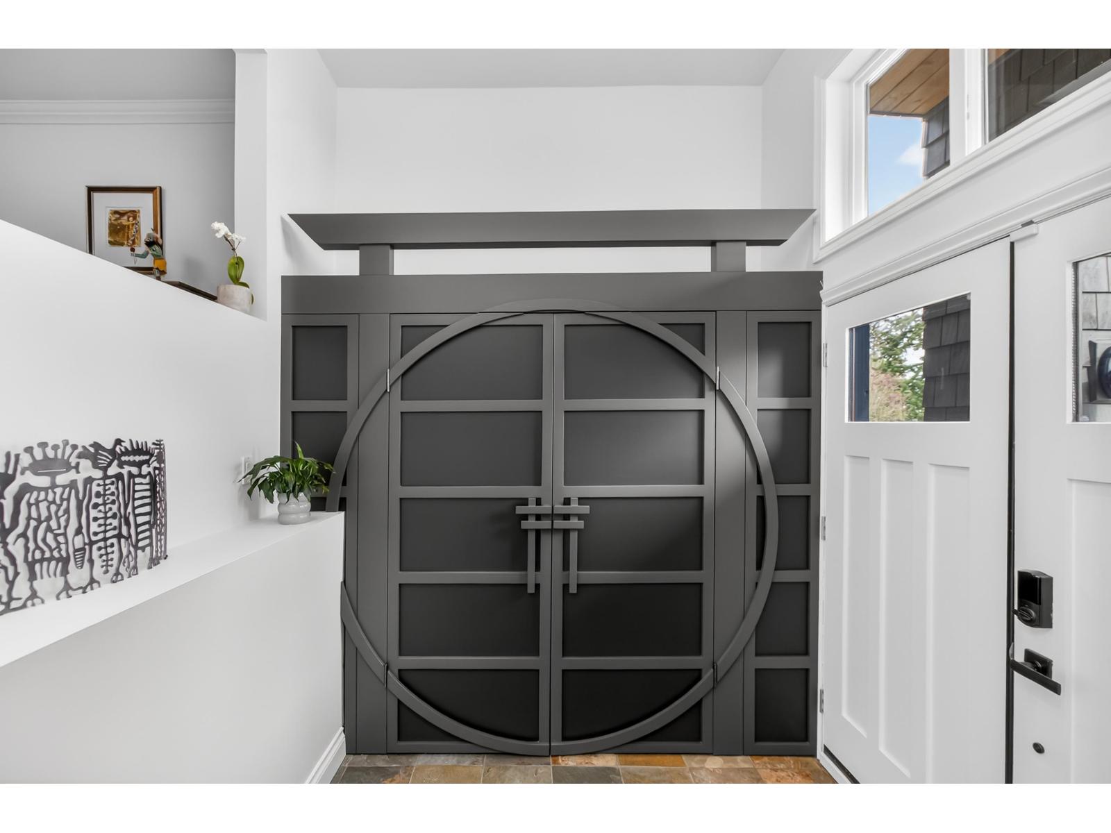 1279 EVERALL STREET, White Rock