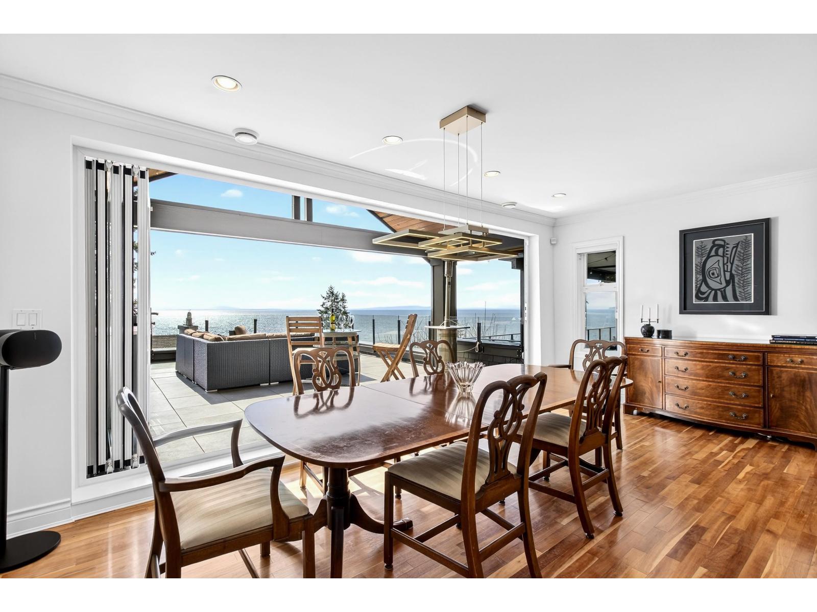 1279 EVERALL STREET, White Rock