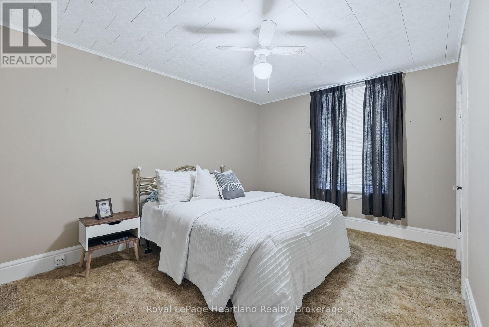 77 KING STREET S - 27