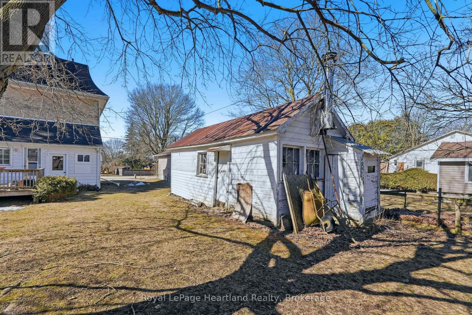 77 KING STREET S - 32