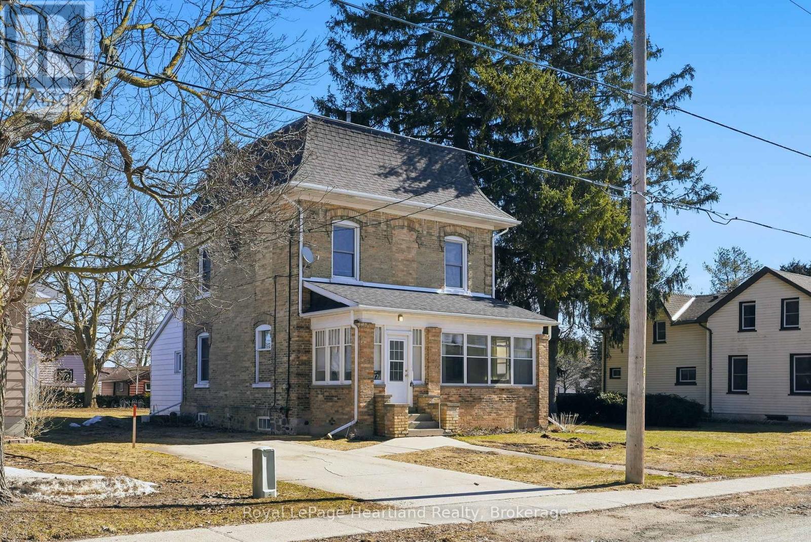 77 KING STREET S - 36