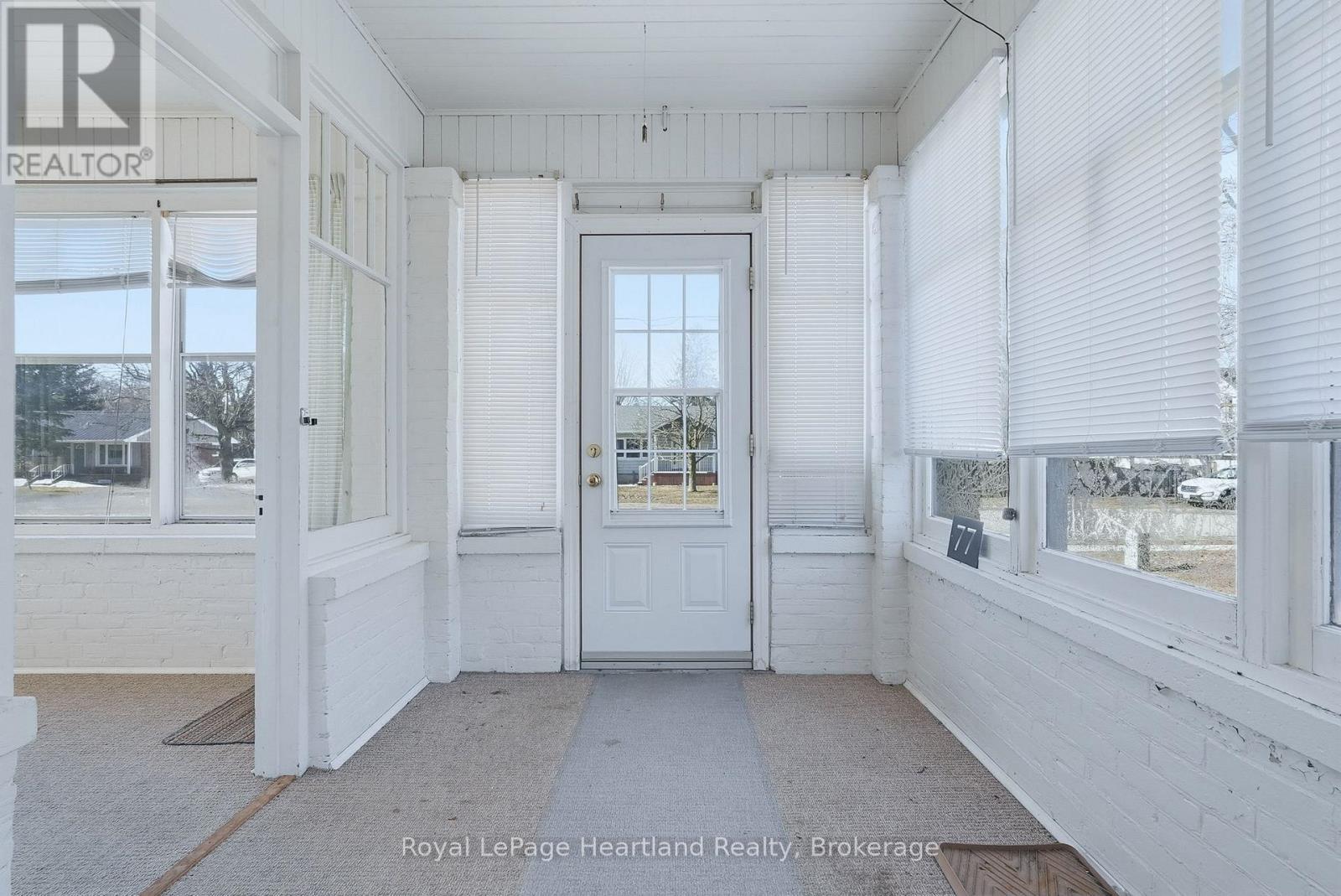 77 KING STREET S - 6