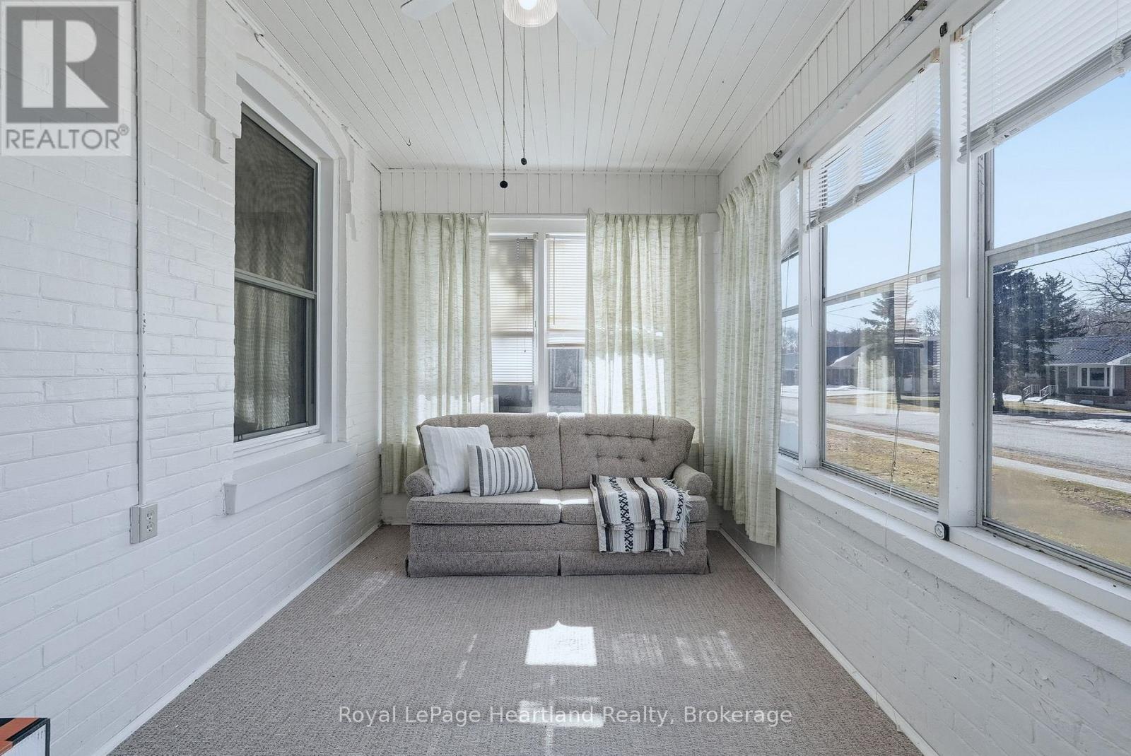 77 KING STREET S - 9