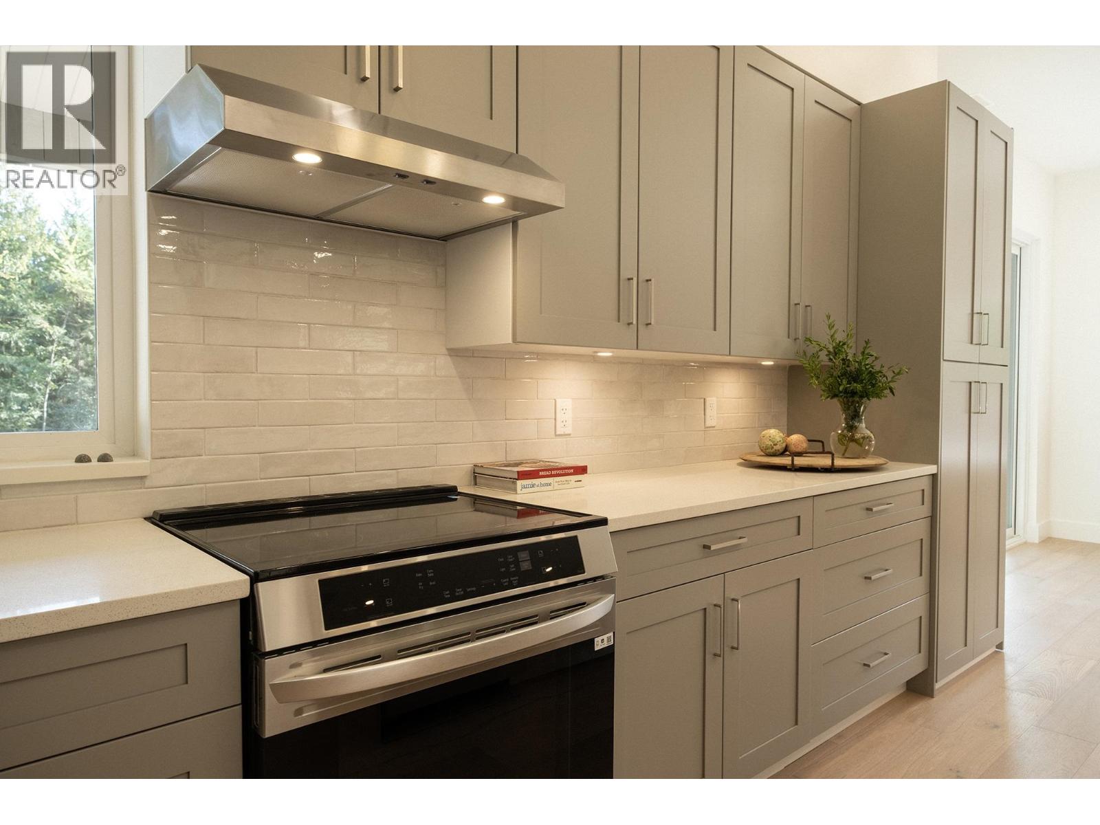 1246 REED ROAD, Gibsons