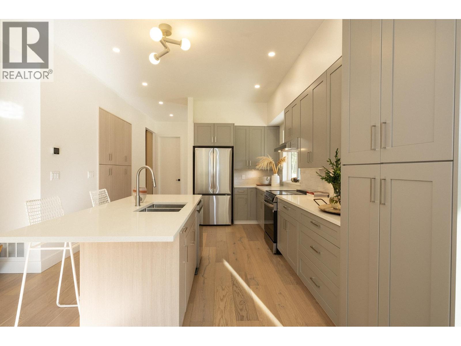 1246 REED ROAD, Gibsons