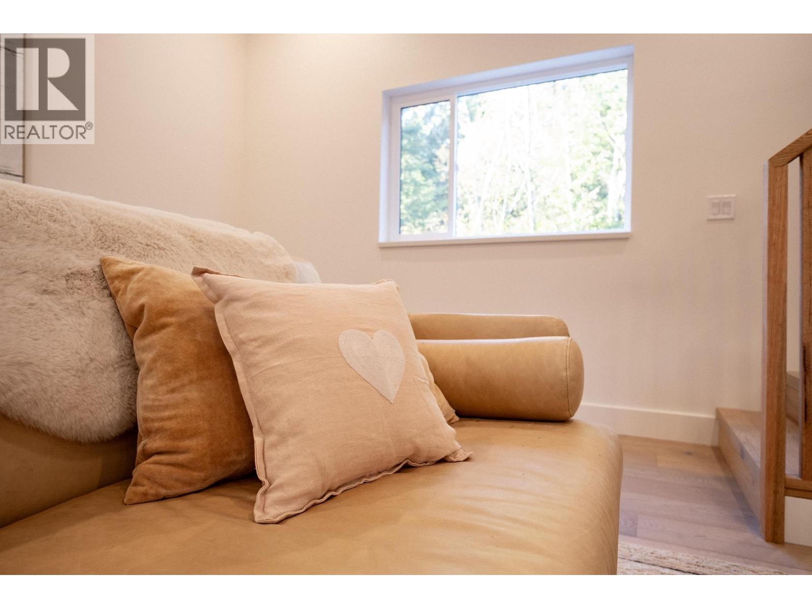 1246 REED ROAD, Gibsons