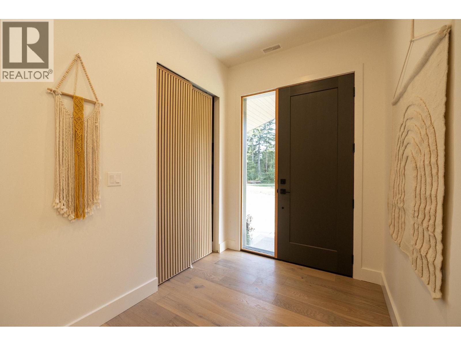 1246 REED ROAD, Gibsons