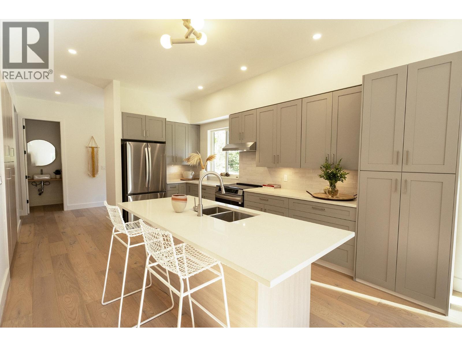 1246 REED ROAD, Gibsons