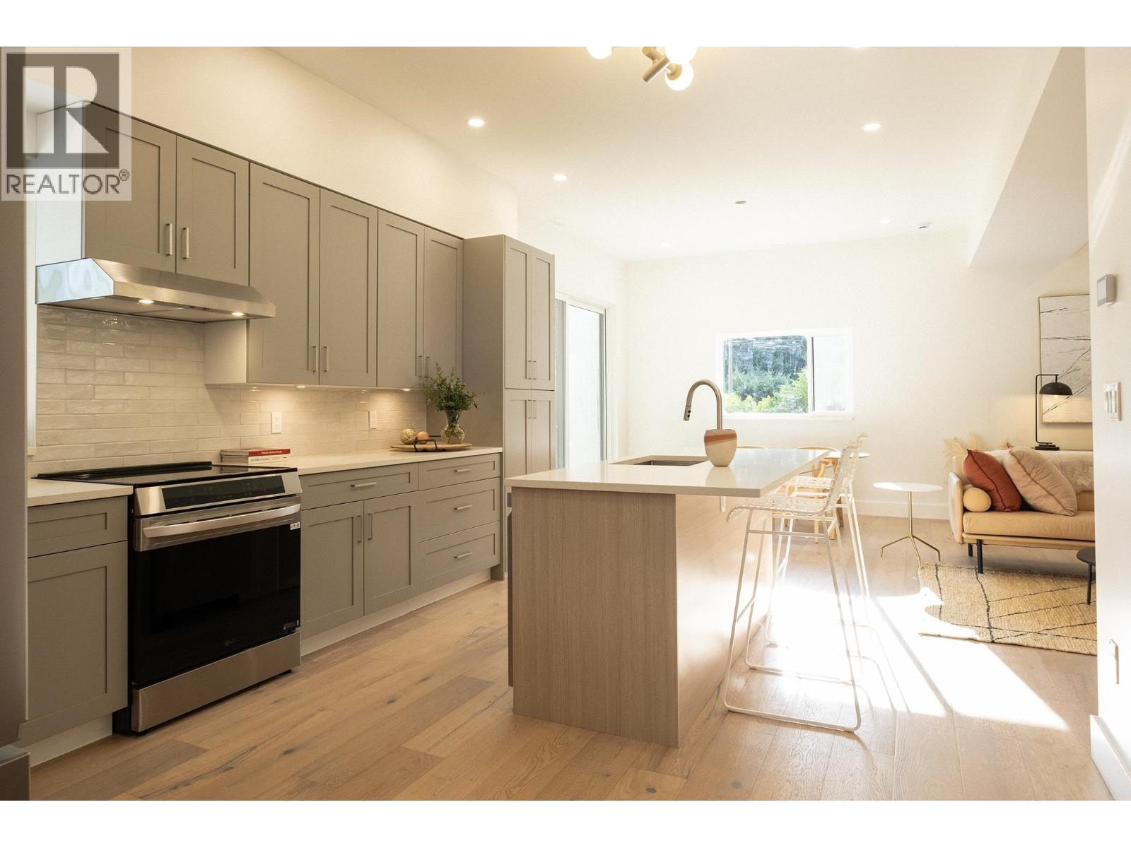 1246 REED ROAD, Gibsons