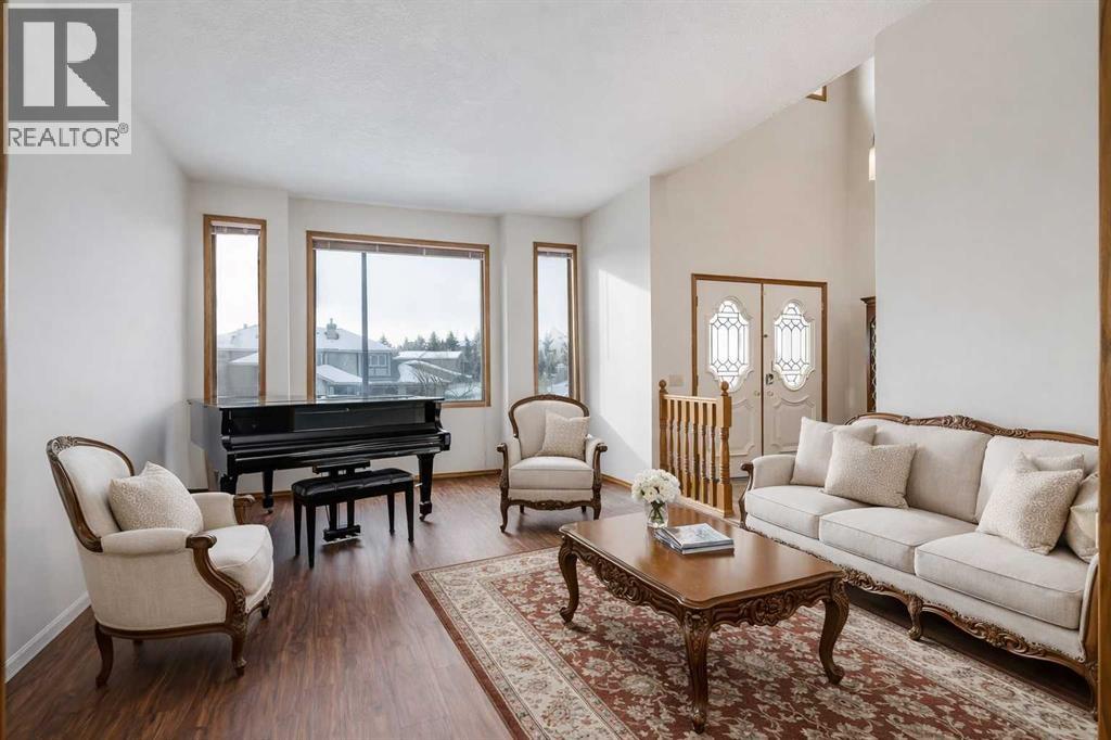 Single Family House for Sale in  Sienna Hills Drive SW Signal Hill Calgary 