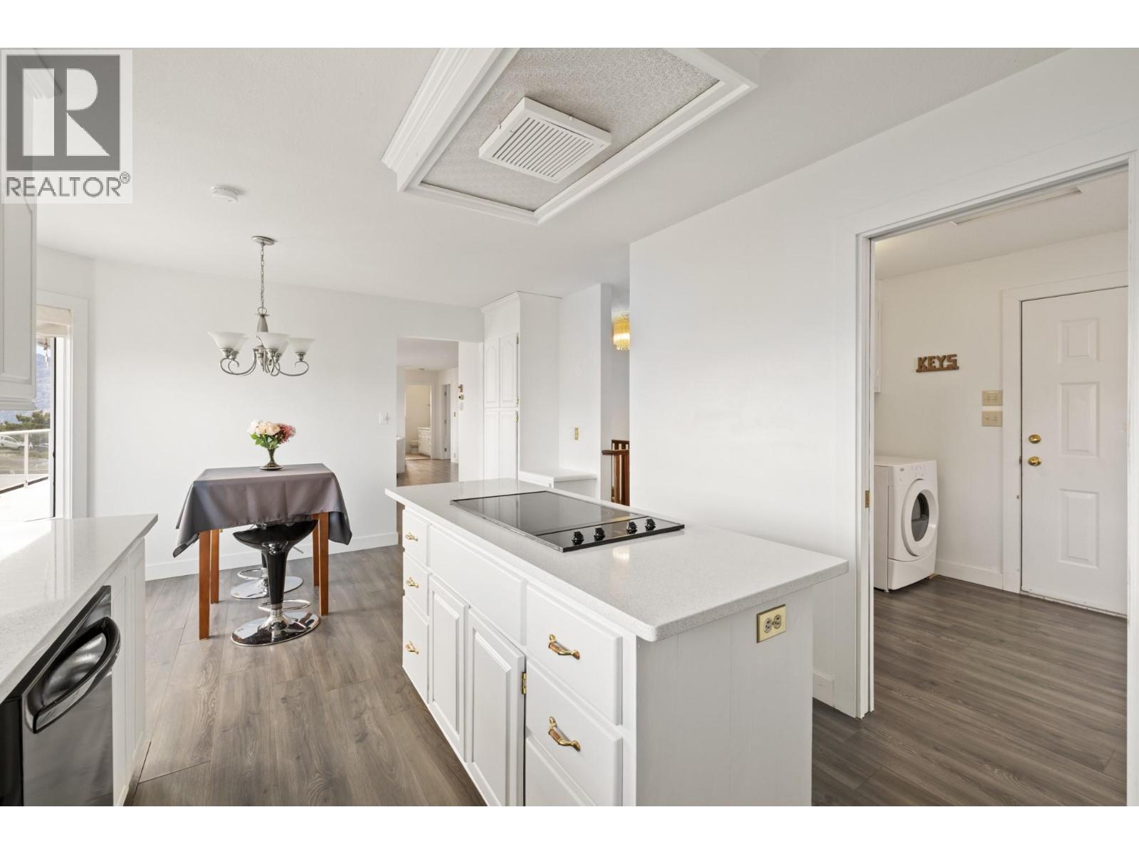 6085 BEATRICE ROAD - 14