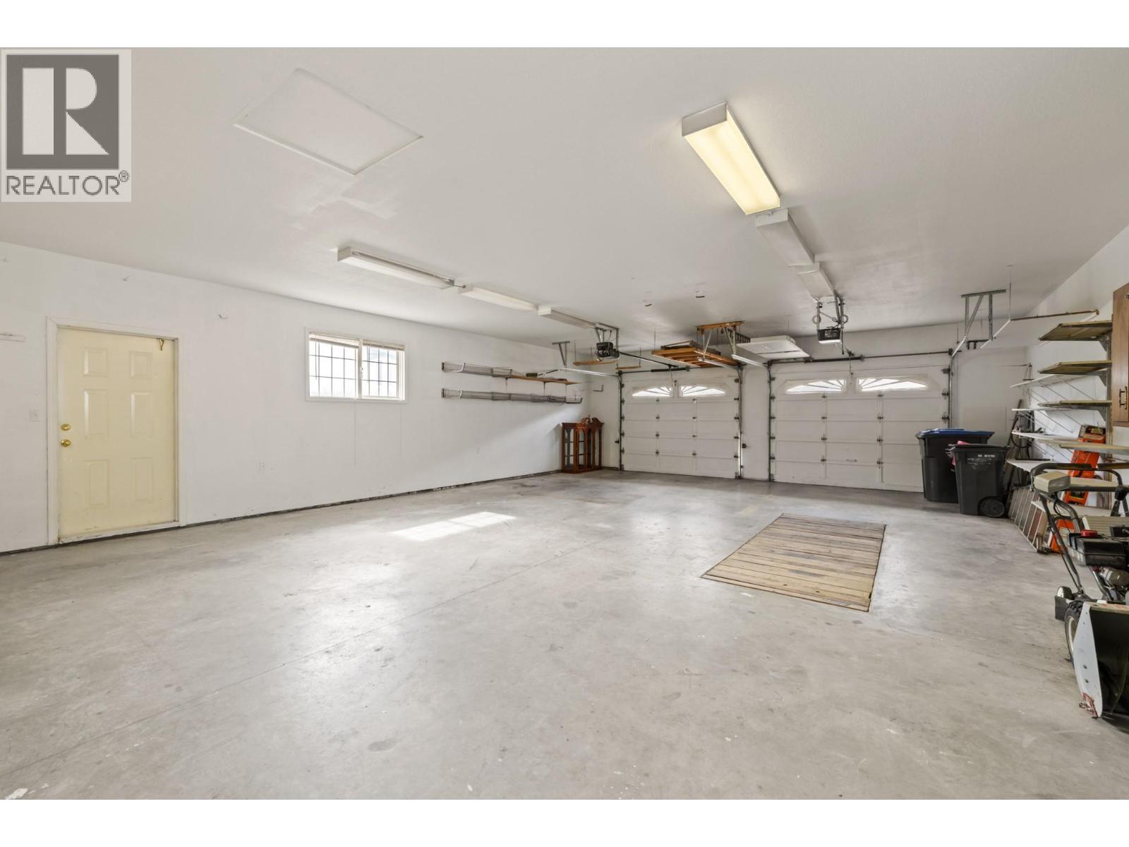 6085 BEATRICE ROAD - 16