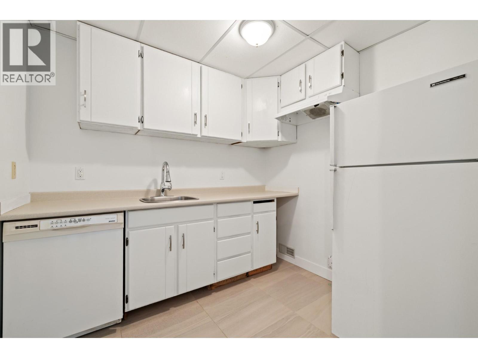 6085 BEATRICE ROAD - 36