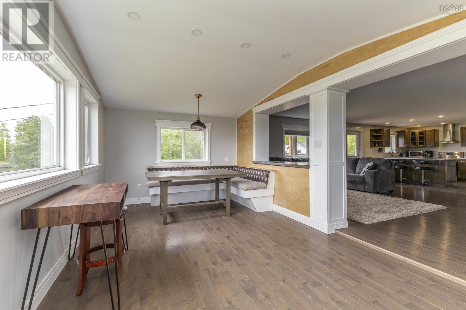 Property 12 of 44 of 271 376 Highway