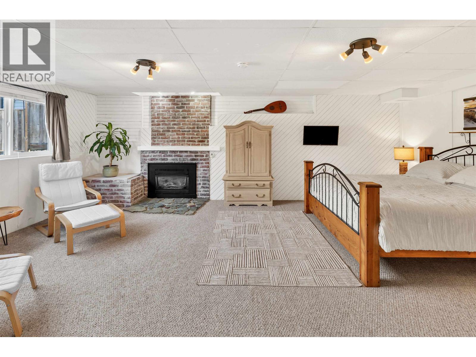 3321 VIEWMOUNT DRIVE