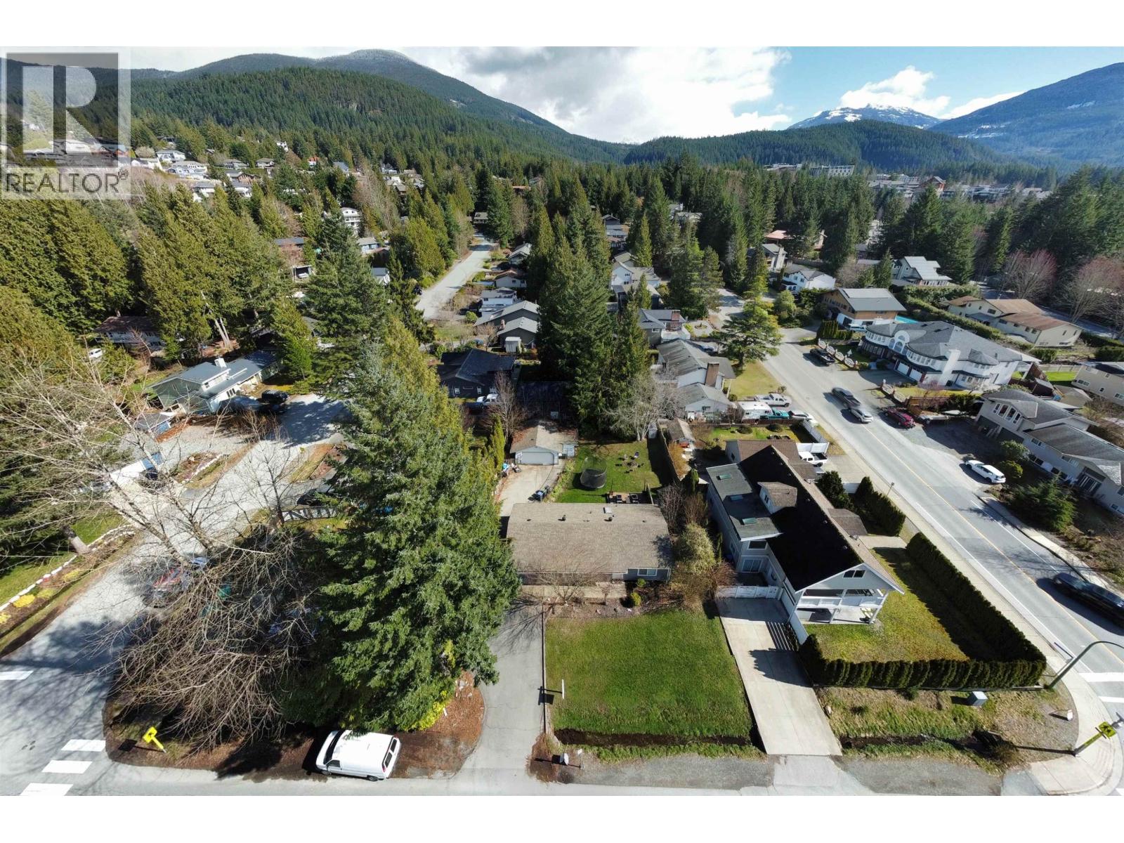 40410 PERTH DRIVE, Squamish