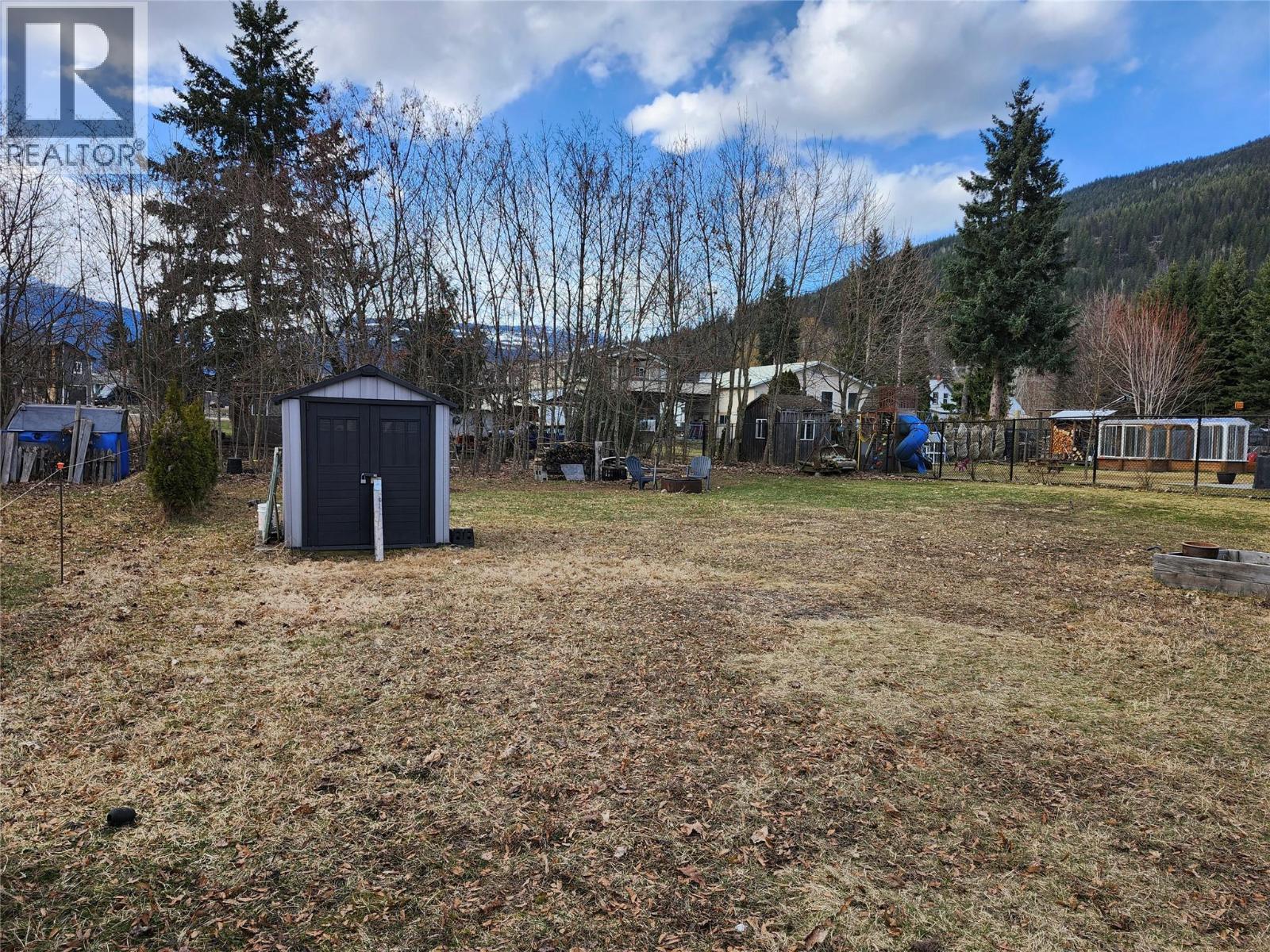 327 Edward Street - 24