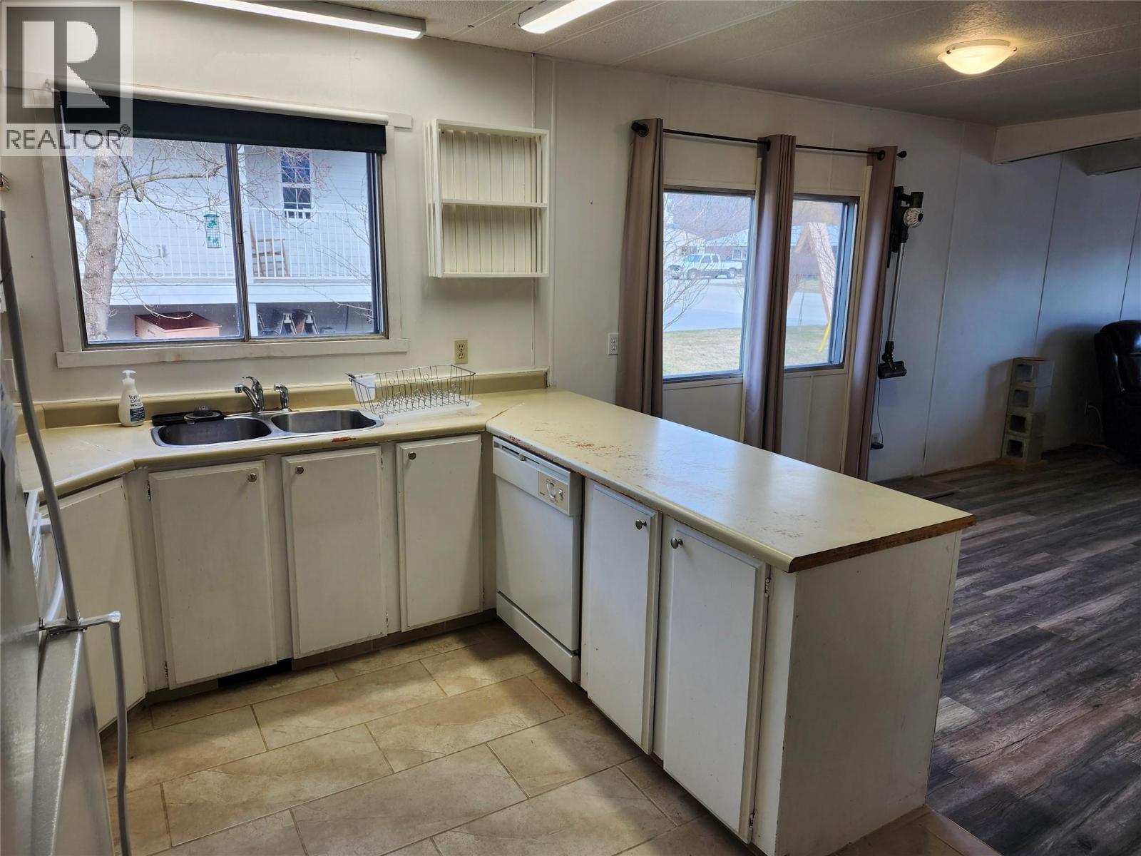 327 EDWARD STREET - 8