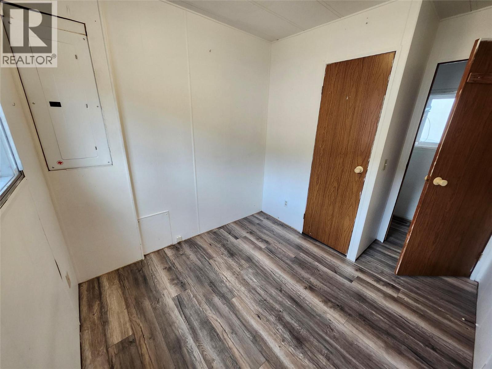 327 Edward Street - 13