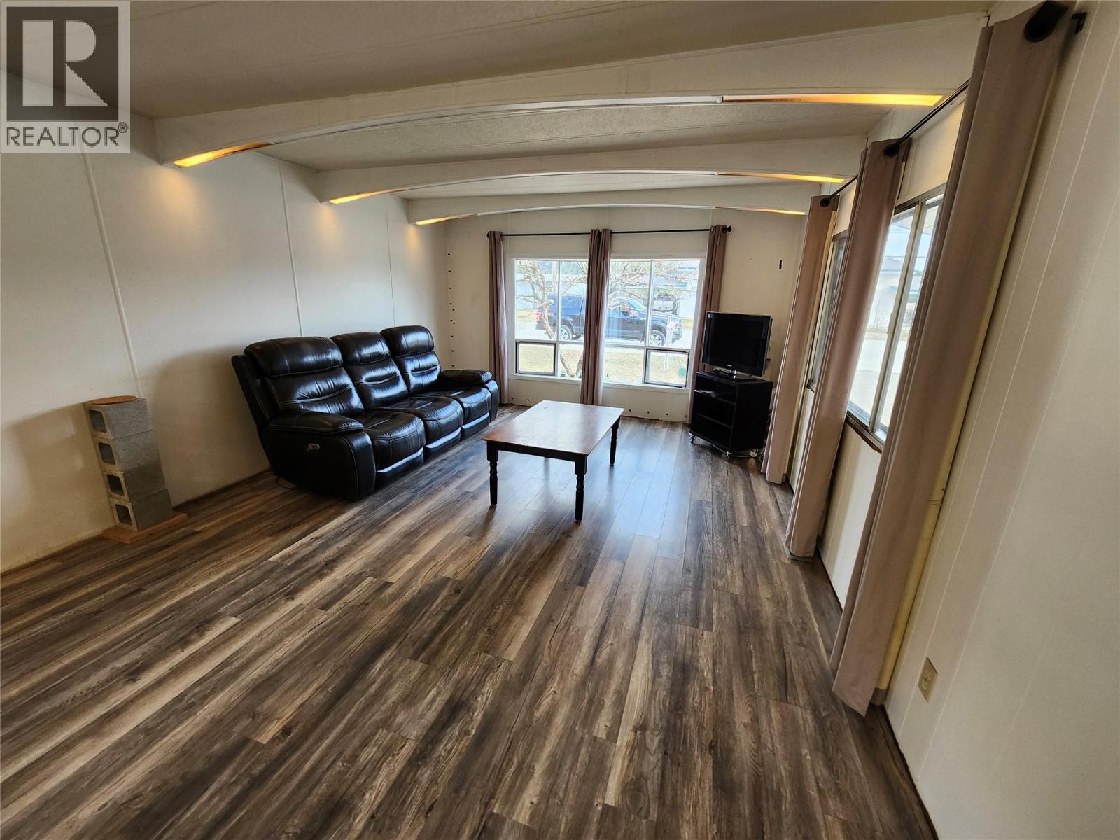 327 EDWARD STREET - 3