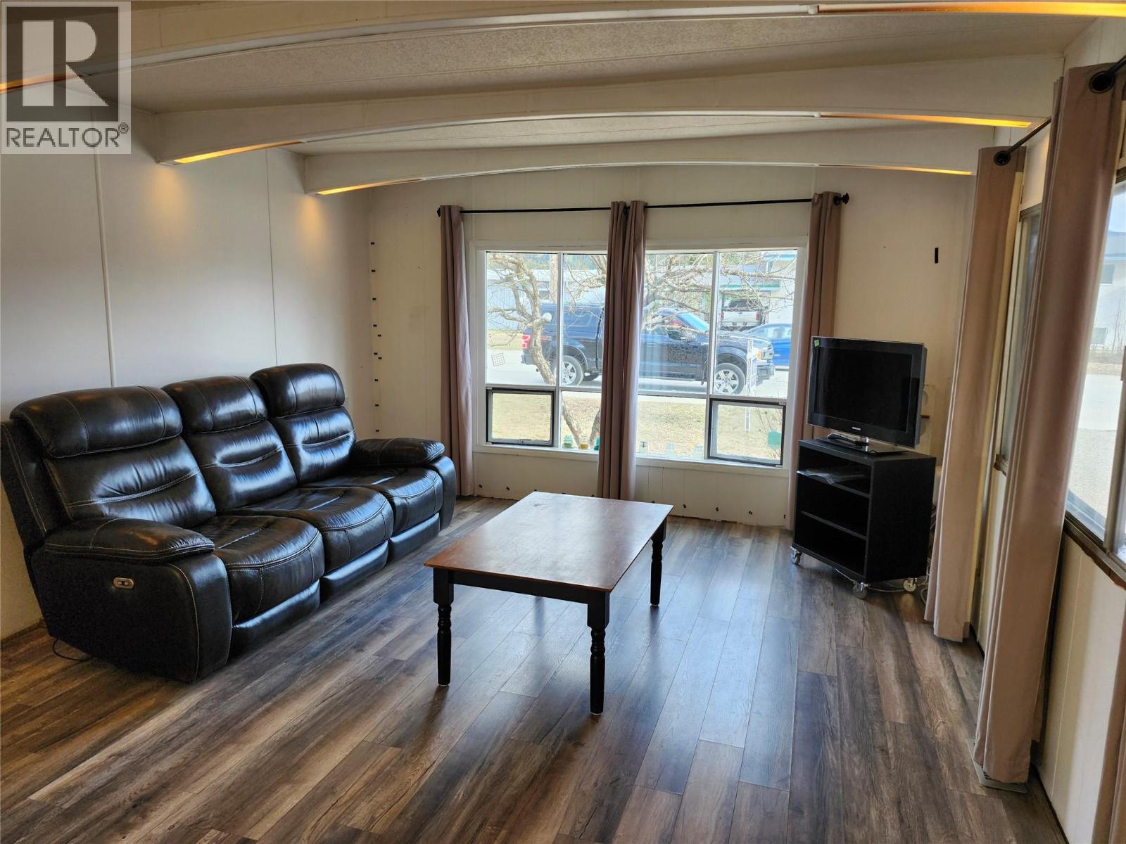 327 EDWARD STREET - 6