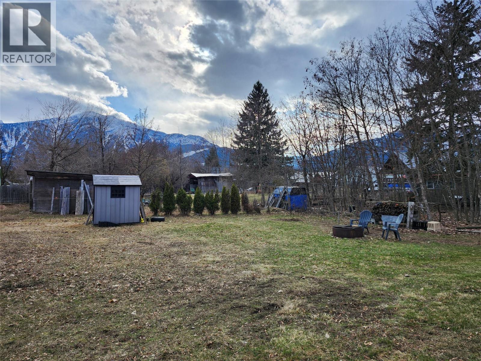 327 EDWARD STREET - 23