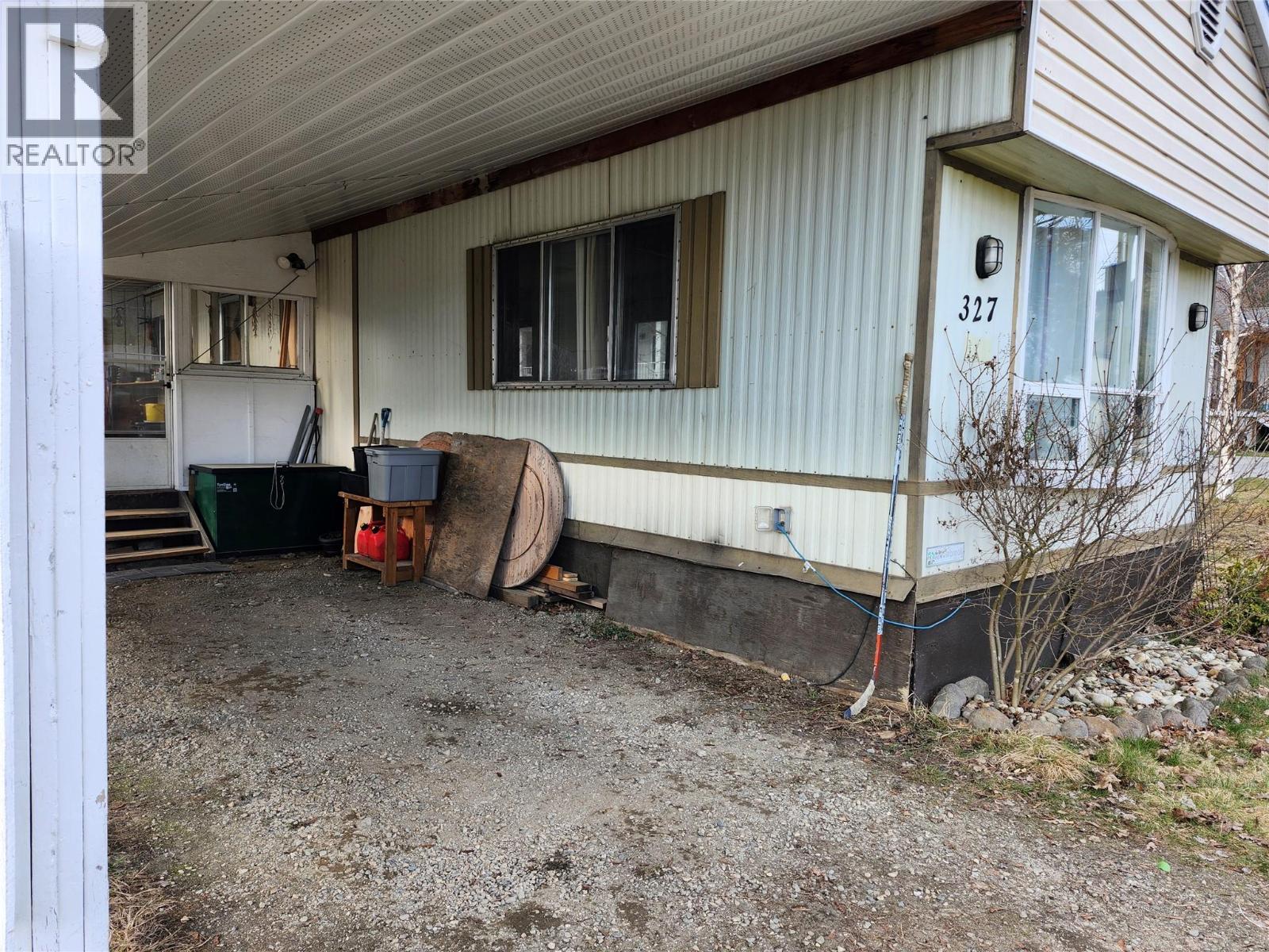 327 Edward Street - 22