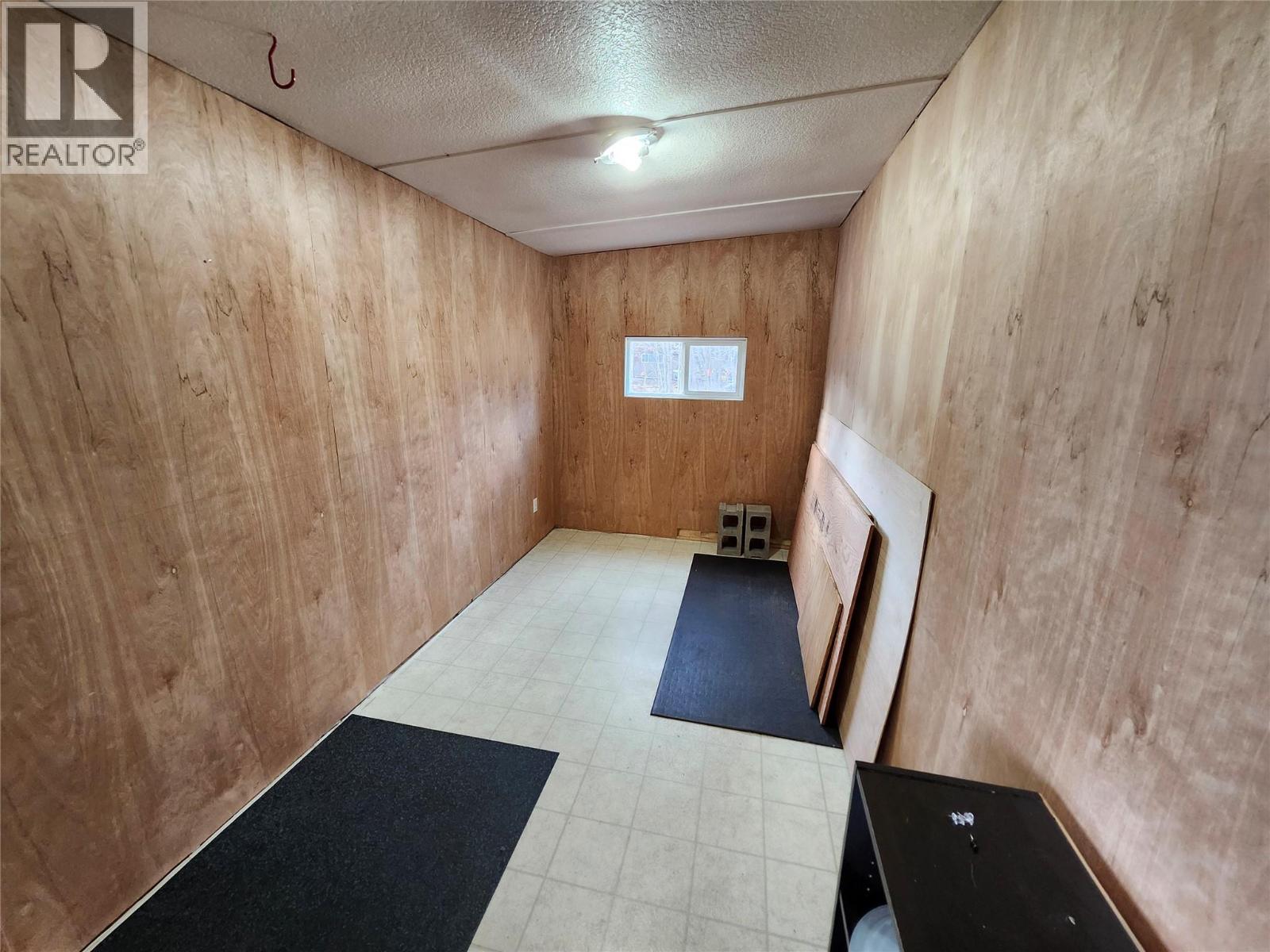 327 Edward Street - 14