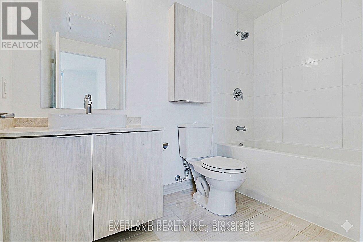 #703 11 WELLESLEY STREET W - 11
