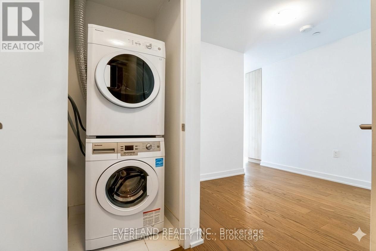 #703 11 WELLESLEY STREET W - 13