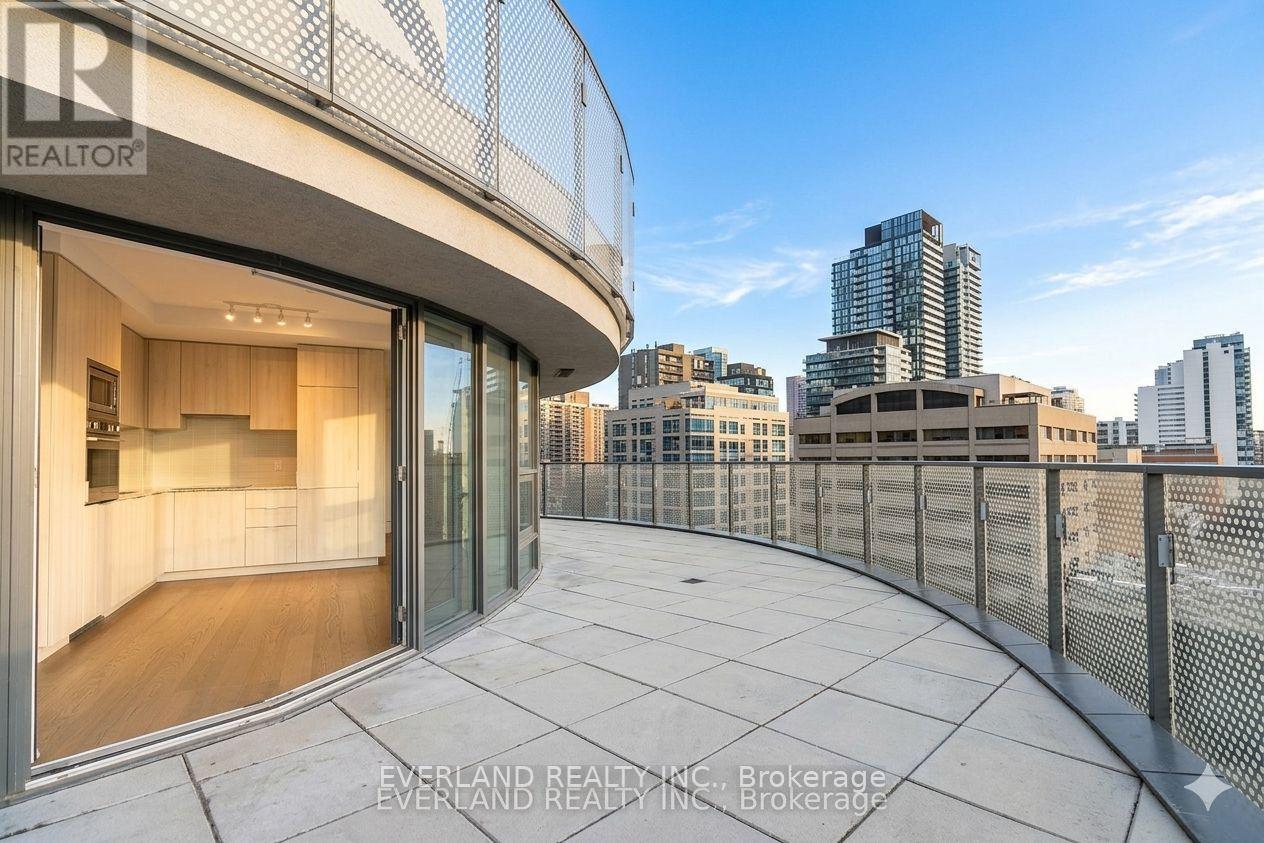 #703 11 WELLESLEY STREET W - 14
