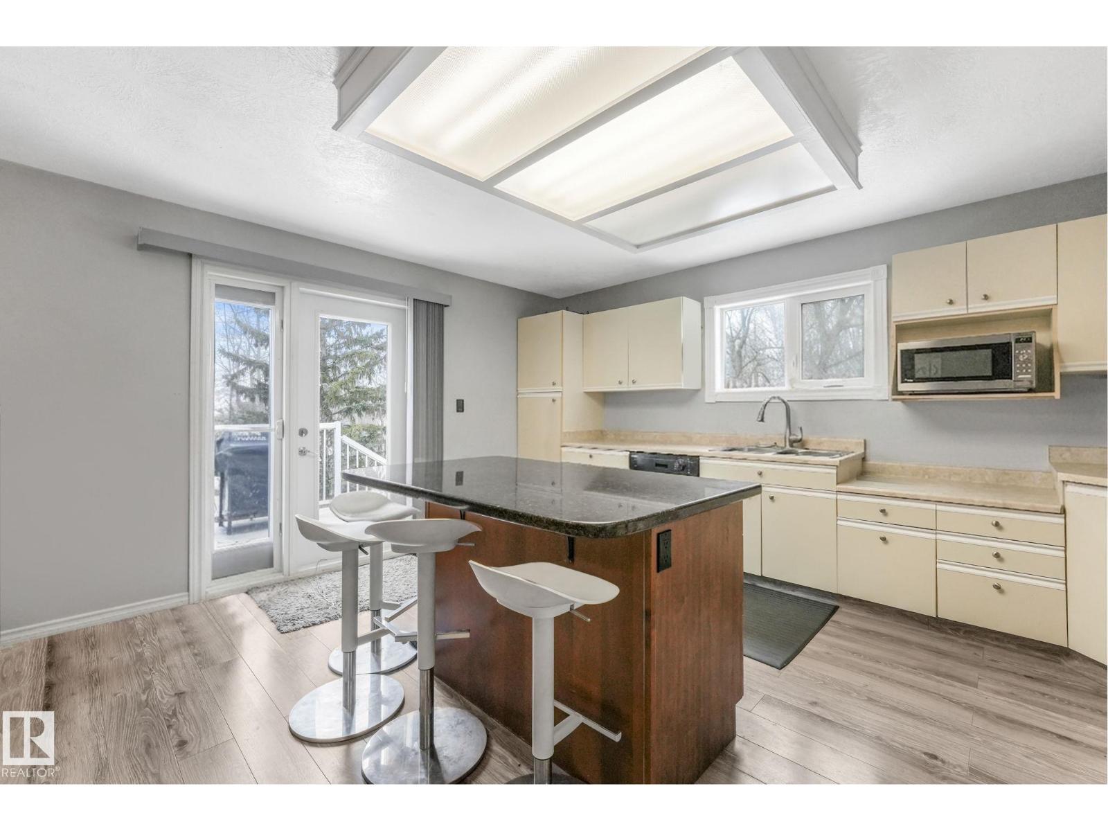 #24 2022 PARKLAND DR - 22